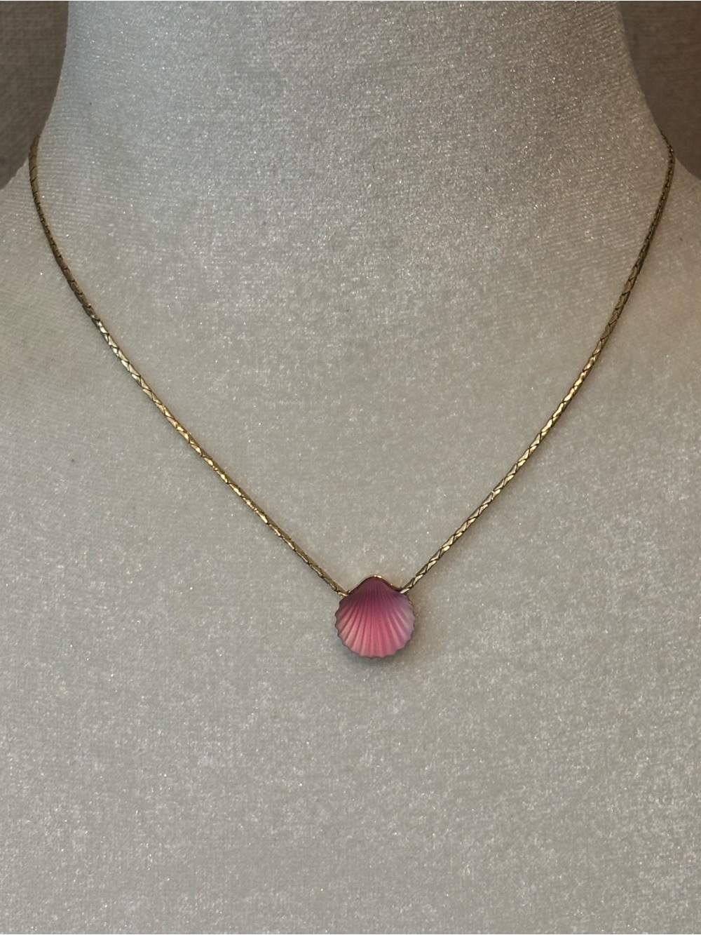 Vintage Crown Trifari Pink and Gild tone Necklace